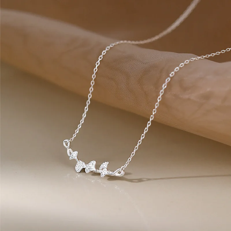 

Y2k Korean Fashion Necklace For Women Ins Small Ginkgo Leaf Necklace Niche Version Advanced Design Clavicle Chain Gift Jewelry