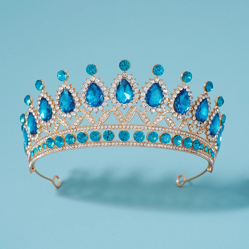 Тиара в стиле барокко мечтательного синего цвета, насыщенная природной атмосферой, предназначенная для женской свадебной вечеринки
Тиара в стиле барокко мечтательного синего цвета, насыщенная природной атмосферой, предназначенная для женской свадебной вечеринки