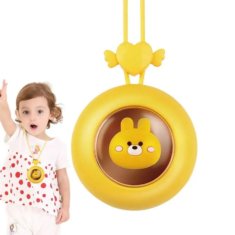 Портативный шейный веер 500 мАч, перезаряжаемый портативный личный веер для шеи, летние принадлежности с подвешиваемым шнурком для женщин, м...
Портативный шейный веер 500 мАч, перезаряжаемый портативный личный веер для шеи, летние принадлежности с подвешиваемым шнурком для женщин, м...