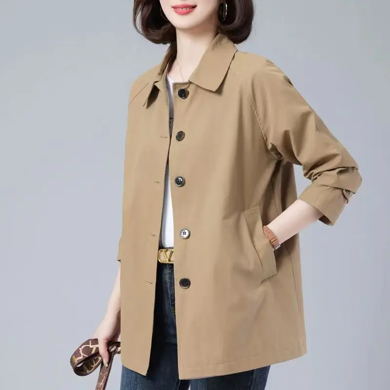 2023 Spring Autumn Fashion Mid Length Polo Collar Long Sleeve Single Breasted Loose Fit Middle Aged Mom Windbreaker Coat Female
2023 Spring Autumn Fashion Mid Length Polo Collar Long Sleeve Single Breasted Loose Fit Middle Aged Mom Windbreaker Coat Female