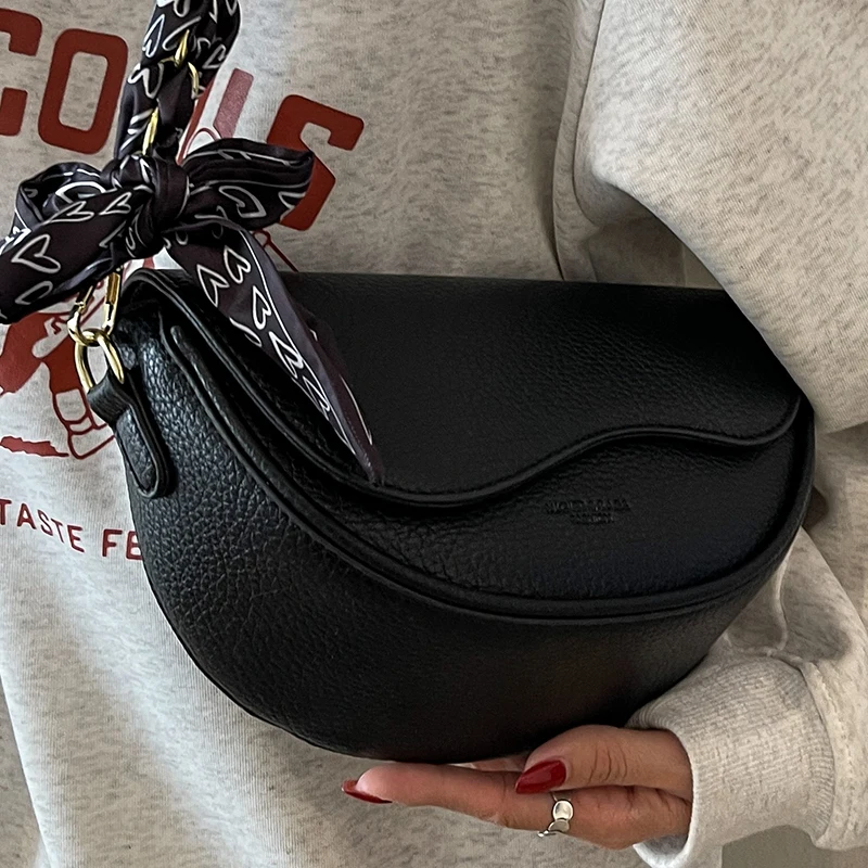 Women's Black Flap Shoulder Bag Aesthetic Ribbons Decoration Ladies Elegant Crossbody Bags 2023 Small Pu Leather Female Handbags 
Women's Black Flap Shoulder Bag Aesthetic Ribbons Decoration Ladies Elegant Crossbody Bags 2023 Small Pu Leather Female Handbags