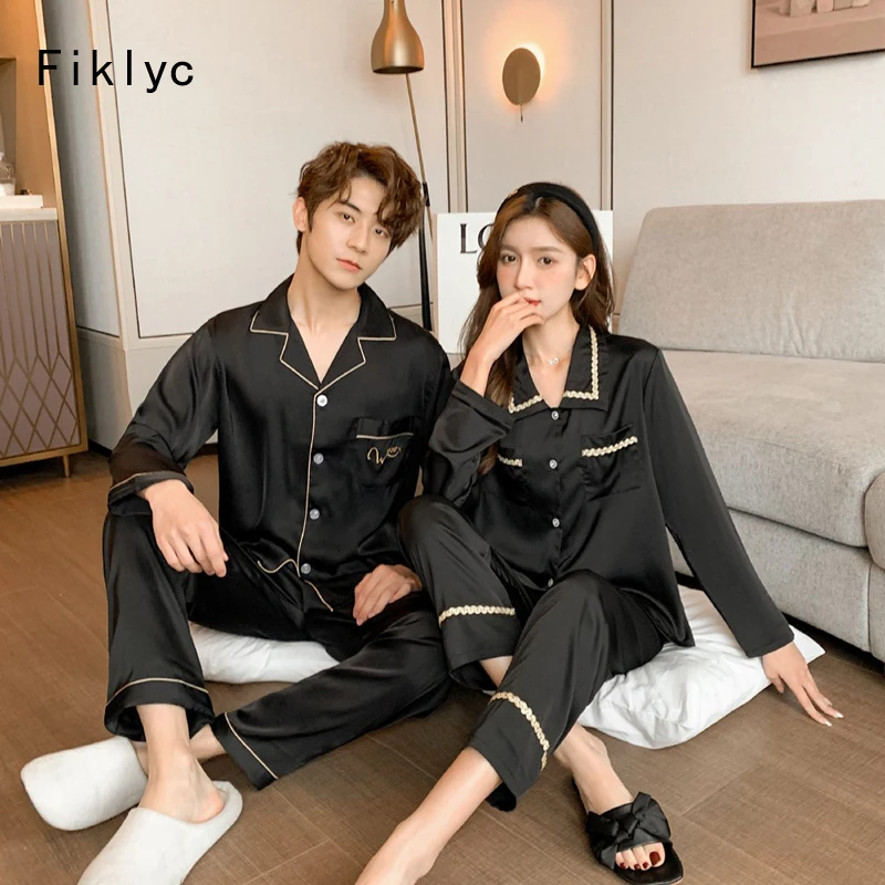 Пижамный комплект Fiklyc с V-образным вырезом, кружевной вырез, отложной воротник, для мужчин и женщин
Пижамный комплект Fiklyc с V-образным вырезом, кружевной вырез, отложной воротник, для мужчин и женщин