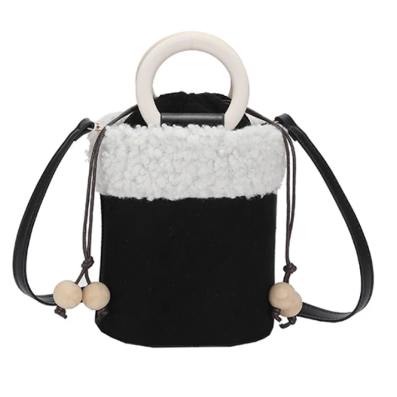 NEW Lamb Plush Handle Bags For Women Winter Women Handbag Casual Shoulder Crossbody Bag Designer Bucket Bag
NEW Lamb Plush Handle Bags For Women Winter Women Handbag Casual Shoulder Crossbody Bag Designer Bucket Bag