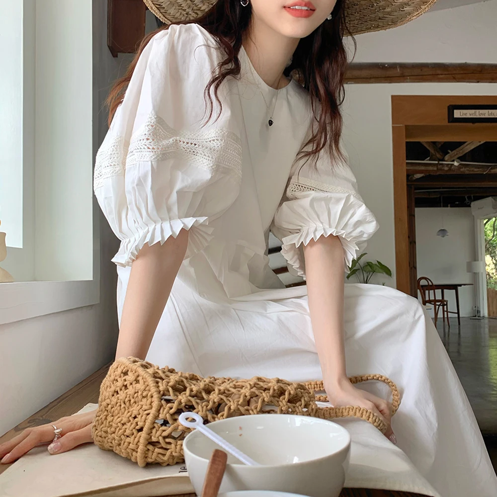 French Style Retro Fashion Elegant White Lace Patchwork Dress Women Lantern Sleeve Loose High Waist Long Dress Femme Maxi Dress 
French Style Retro Fashion Elegant White Lace Patchwork Dress Women Lantern Sleeve Loose High Waist Long Dress Femme Maxi Dress