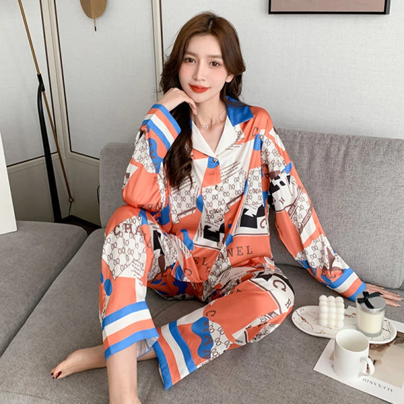 QUHENG Silk Women Long-sleeved Pajamas Sets Autumn Winter Trousers Lapel Pajamas Fashion Home Clothes Sleepwear Female Set
QUHENG Silk Women Long-sleeved Pajamas Sets Autumn Winter Trousers Lapel Pajamas Fashion Home Clothes Sleepwear Female Set