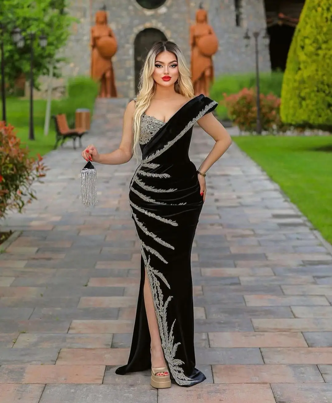 Mermaid Black Velvet Prom Dresses Beadings Side Split Formal Occasion Dresses Floor Length Women's Evening Dress
Mermaid Black Velvet Prom Dresses Beadings Side Split Formal Occasion Dresses Floor Length Women's Evening Dress