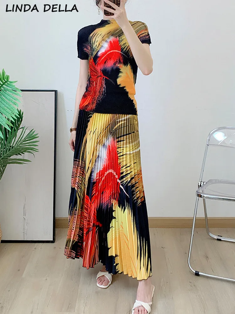 LINDA DELLA Summer Fashion Designer Vintage Feather Print Skirt Set Women Stand Collar Top+Elastic Waist Pleated Half Skirt Suit
LINDA DELLA Summer Fashion Designer Vintage Feather Print Skirt Set Women Stand Collar Top+Elastic Waist Pleated Half Skirt Suit