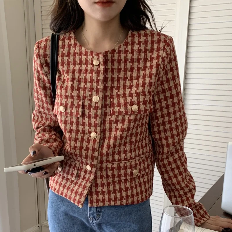 Autumn Winter Fashion Red Houndstooth Coat Women's Short New Round Neck Long Sleeve Tweed Cardigan Black Jacket 2022
Autumn Winter Fashion Red Houndstooth Coat Women's Short New Round Neck Long Sleeve Tweed Cardigan Black Jacket 2022