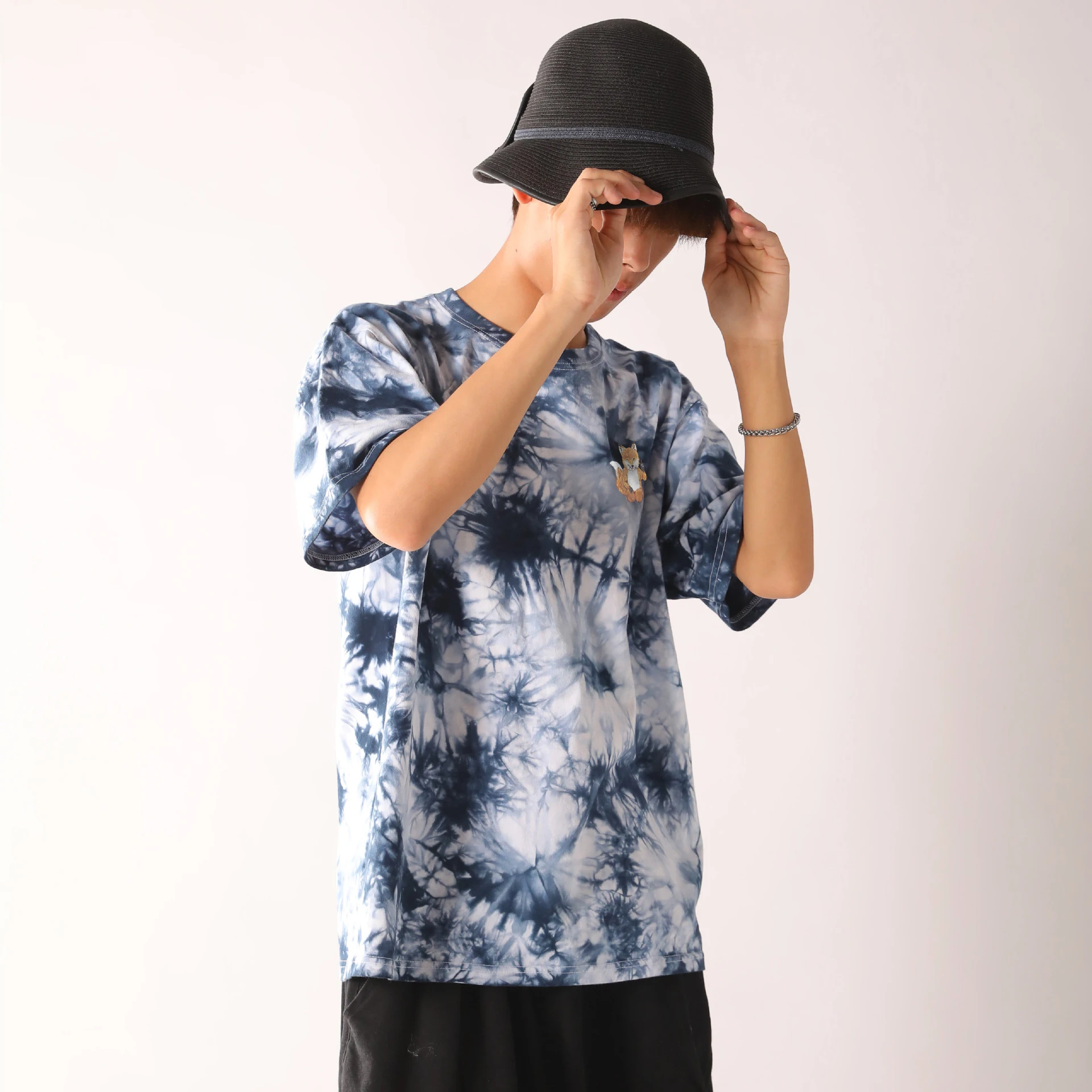 Mens Luxury Brand Maison Fox Printed Stretch Cotton T-Shirt Male Tie-dye Short Sleeve Street Fashion Loose 210g Casual Tee
Mens Luxury Brand Maison Fox Printed Stretch Cotton T-Shirt Male Tie-dye Short Sleeve Street Fashion Loose 210g Casual Tee