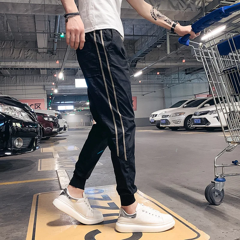 In the spring society, online celebrity trend nine-point casual pants men's thin tight pants with little feet
In the spring society, online celebrity trend nine-point casual pants men's thin tight pants with little feet