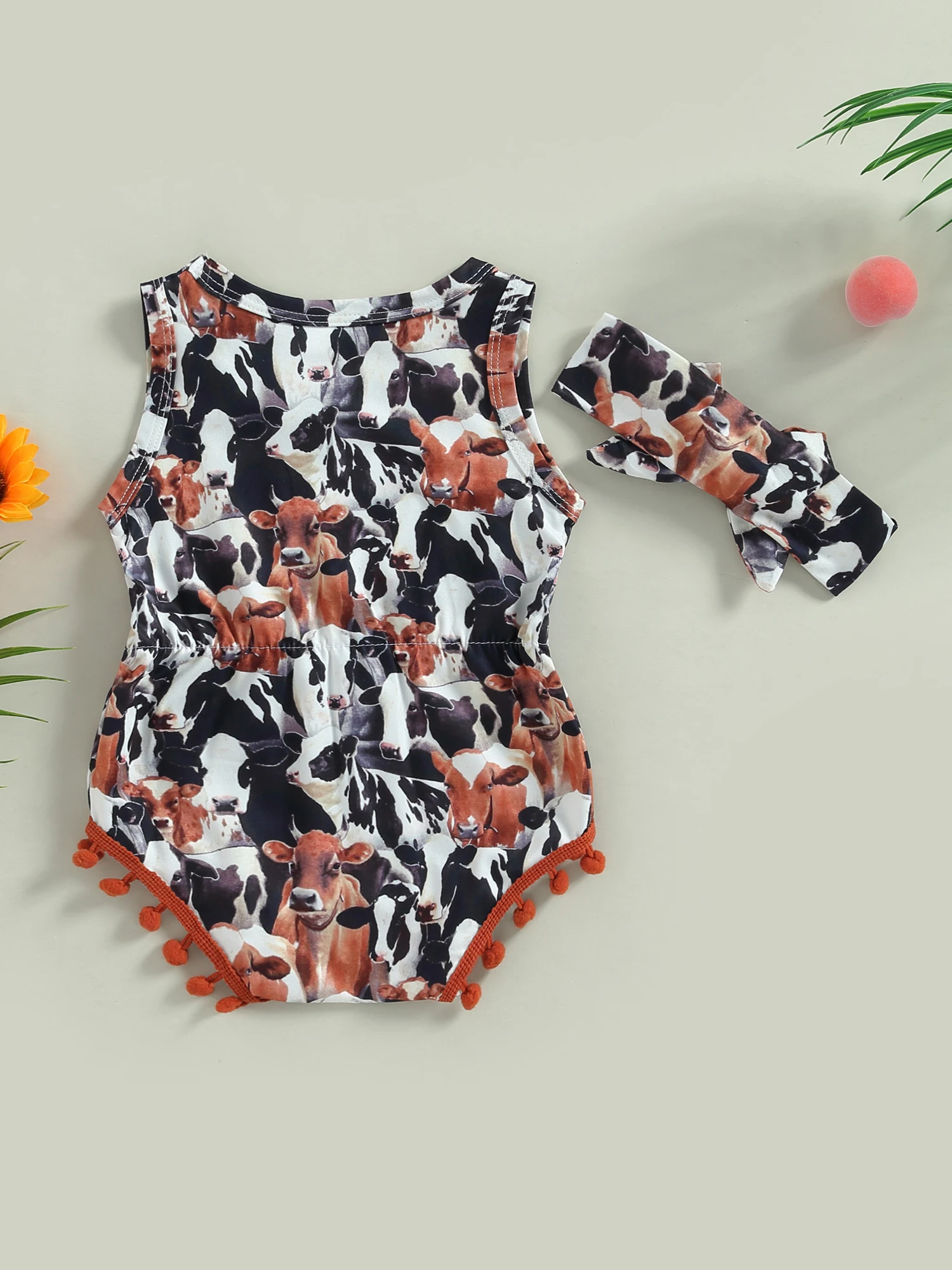 Western Baby Girl Clothes Cow Print Romper Sleeveless Pompom Tassel Bodysuit Jumpsuit Headband Cute 2Pcs Summer Set (Cap 0-3
Western Baby Girl Clothes Cow Print Romper Sleeveless Pompom Tassel Bodysuit Jumpsuit Headband Cute 2Pcs Summer Set (Cap 0-3