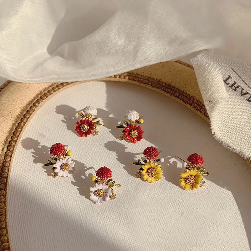 Korean Fashion Little Daisy Stud Earrings for Women Metal Enamel Statement Party Daily Jewelry Lovely Flower Accessories Gifts
Korean Fashion Little Daisy Stud Earrings for Women Metal Enamel Statement Party Daily Jewelry Lovely Flower Accessories Gifts