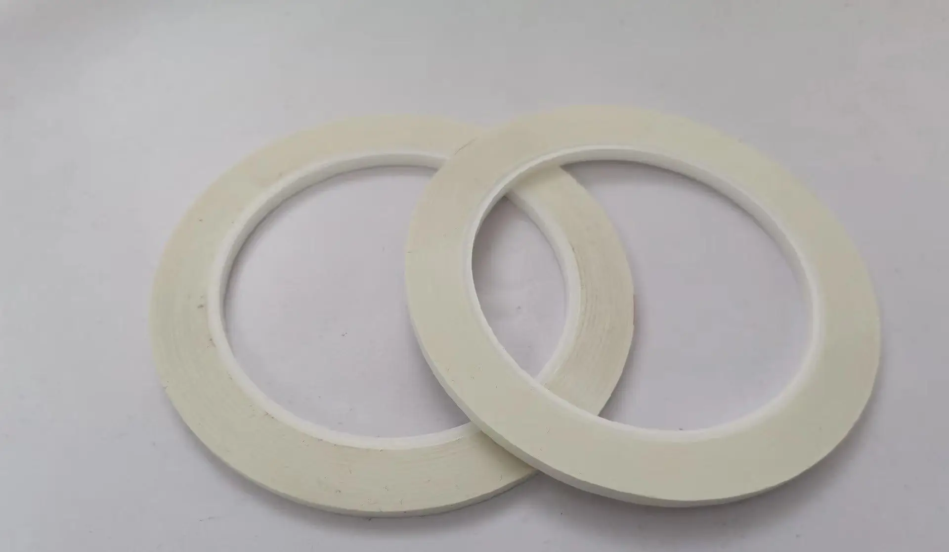 Кассетная клейкая лента 3,8 мм
Кассетная клейкая лента 3,8 мм