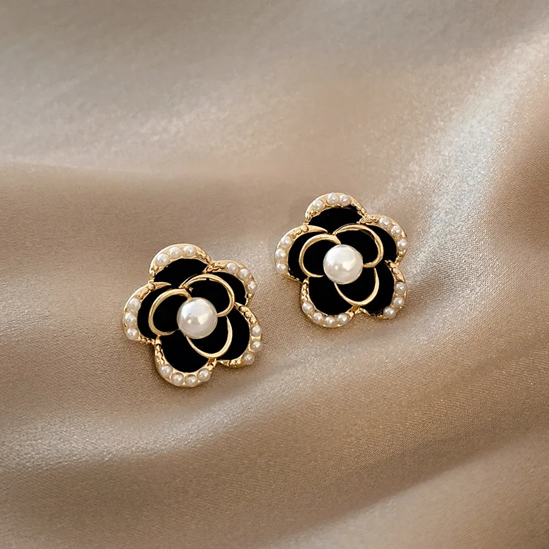 French Love Disc-Shaped Earrings Small Personality Niche Design Ear Clip Fashion Trending Cold Wind Simple Earrings
French Love Disc-Shaped Earrings Small Personality Niche Design Ear Clip Fashion Trending Cold Wind Simple Earrings