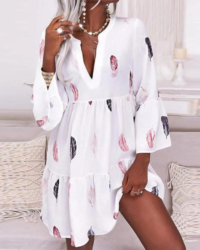 Feather Print Bell Sleeve Ruffles Casual Dress Women V Neck Spring Summer 2023 Sexy Mini Dress
Feather Print Bell Sleeve Ruffles Casual Dress Women V Neck Spring Summer 2023 Sexy Mini Dress