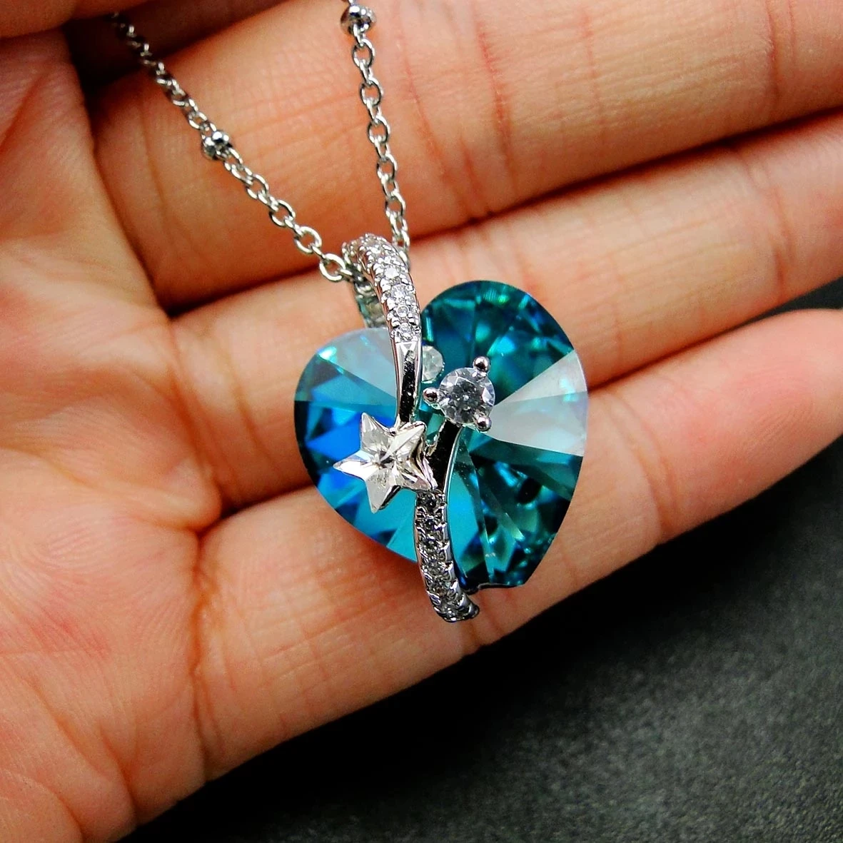 925 Sterling Silver Crystal Heart Necklace Engagement Wedding Jewelry For Women Lover Gift
925 Sterling Silver Crystal Heart Necklace Engagement Wedding Jewelry For Women Lover Gift