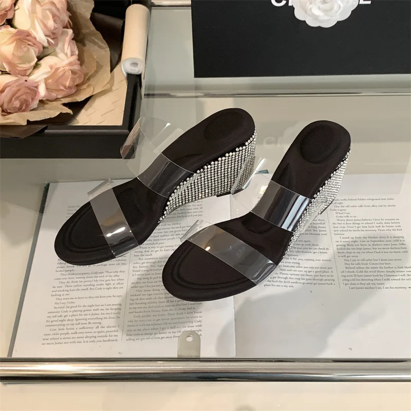 Туфли женские бежевые на низкой танкетке, мягкие, черные повседневные, с пряжкой, 2023
Туфли женские бежевые на низкой танкетке, мягкие, черные повседневные, с пряжкой, 2023