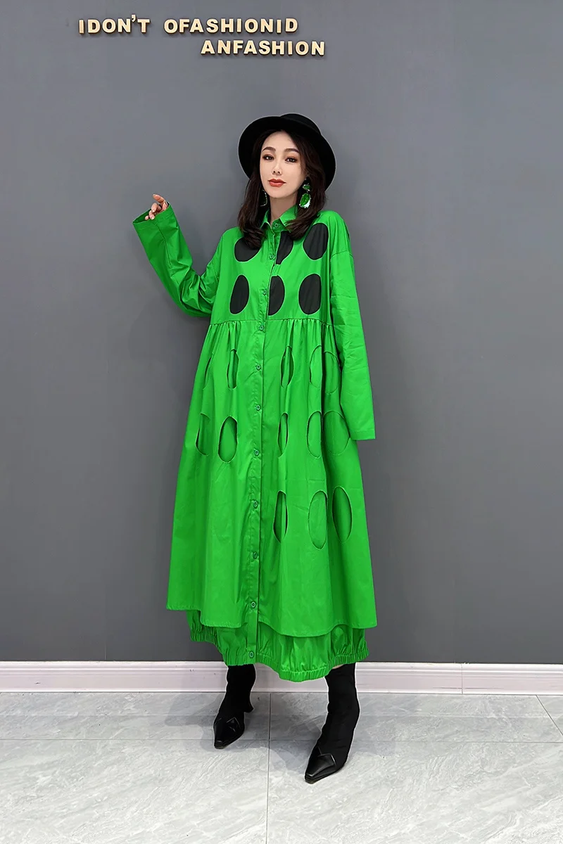 Женское свободное платье средней длины с длинными рукавами и отложным воротником
Женское свободное платье средней длины с длинными рукавами и отложным воротником