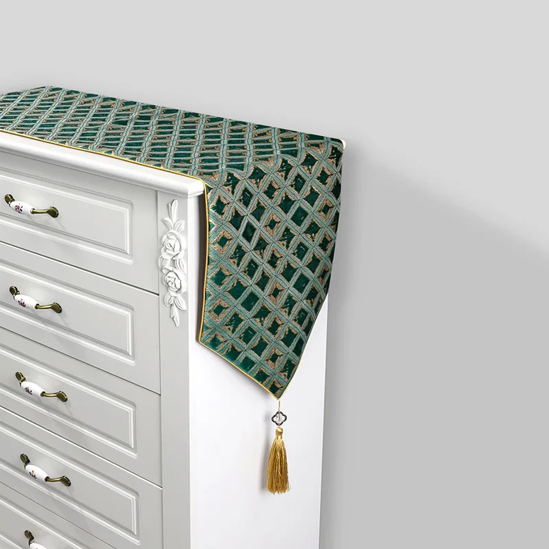 Modern Luxury Table Runner Green Grid High-grade European Table Flag Dining Table Shoe Cabinet Decoration Home Party Table Cover
Modern Luxury Table Runner Green Grid High-grade European Table Flag Dining Table Shoe Cabinet Decoration Home Party Table Cover