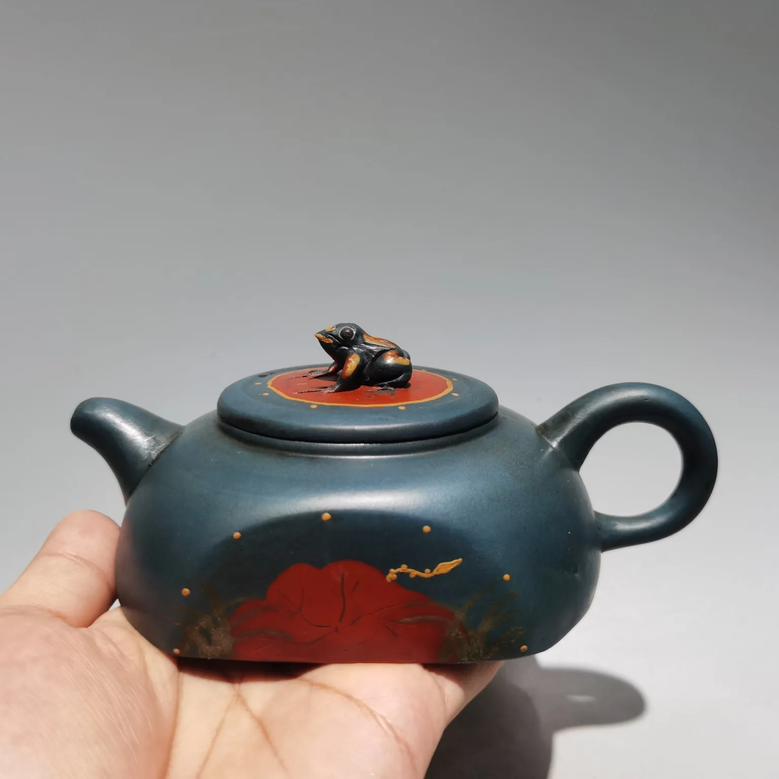

6" Chinese Yixing Zisha Pottery lotus leaf frog half moon pot kettle teapot flagon green mud office Ornaments Gather fortune