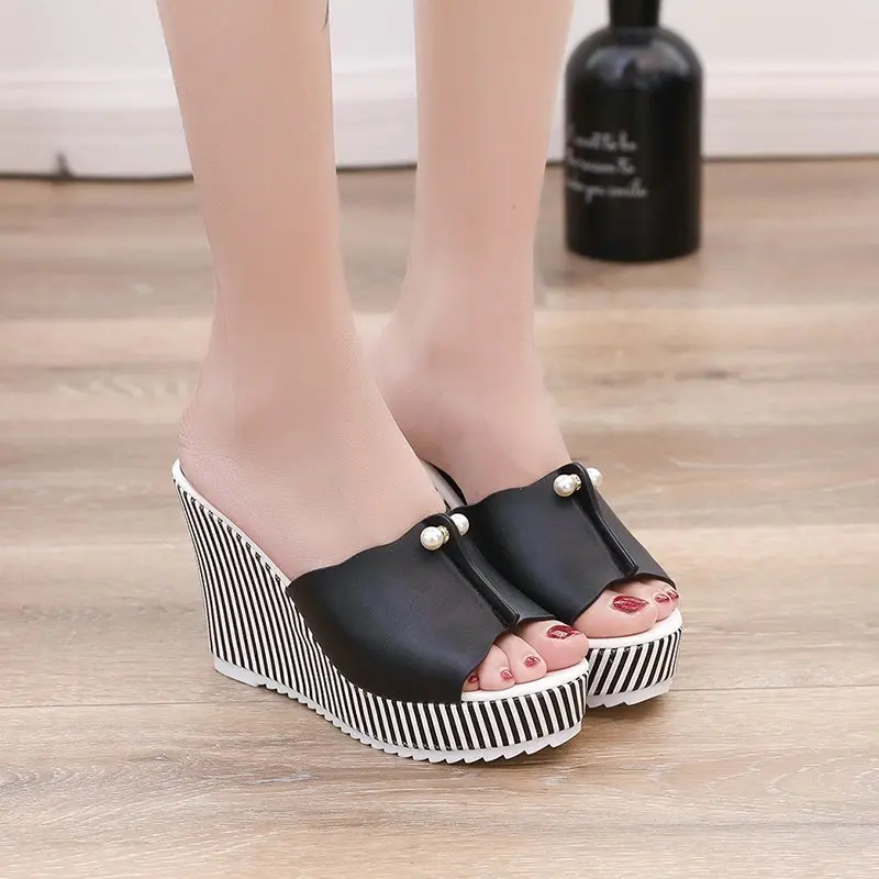 2022 Summer Platform Flip Flops High-heeled Wedge Woman Slides Sandals Women Slippers Luxury Casual Shoes Black White
2022 Summer Platform Flip Flops High-heeled Wedge Woman Slides Sandals Women Slippers Luxury Casual Shoes Black White