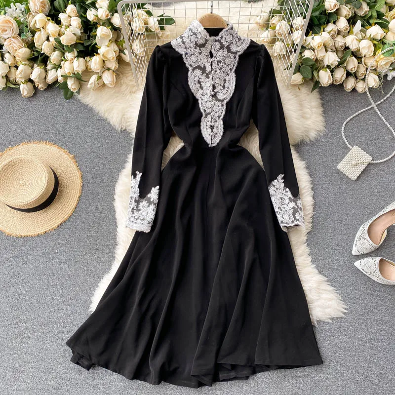 Autumn French Hepburn Style Girls Retro Lace Lace Splicing Velvet Waist-skimming Dress
Autumn French Hepburn Style Girls Retro Lace Lace Splicing Velvet Waist-skimming Dress