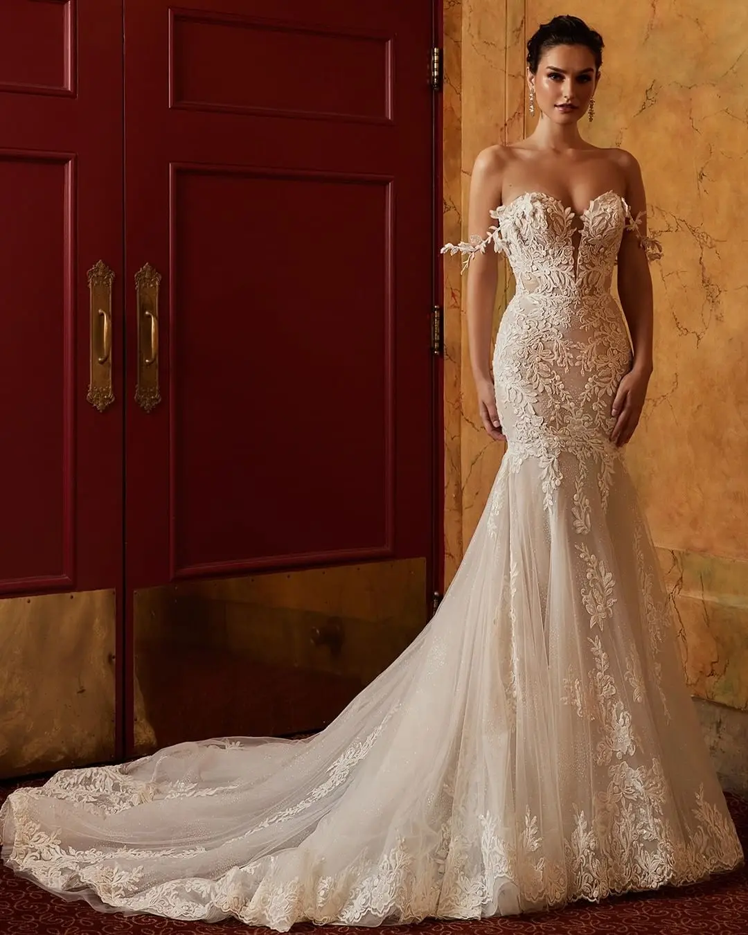 Off Shoulder Lace Mermaid Wedding Dress Strapless Appliques Champagne White Ivory Bridal Gowns Plus Size Vestido De Casamento
Off Shoulder Lace Mermaid Wedding Dress Strapless Appliques Champagne White Ivory Bridal Gowns Plus Size Vestido De Casamento