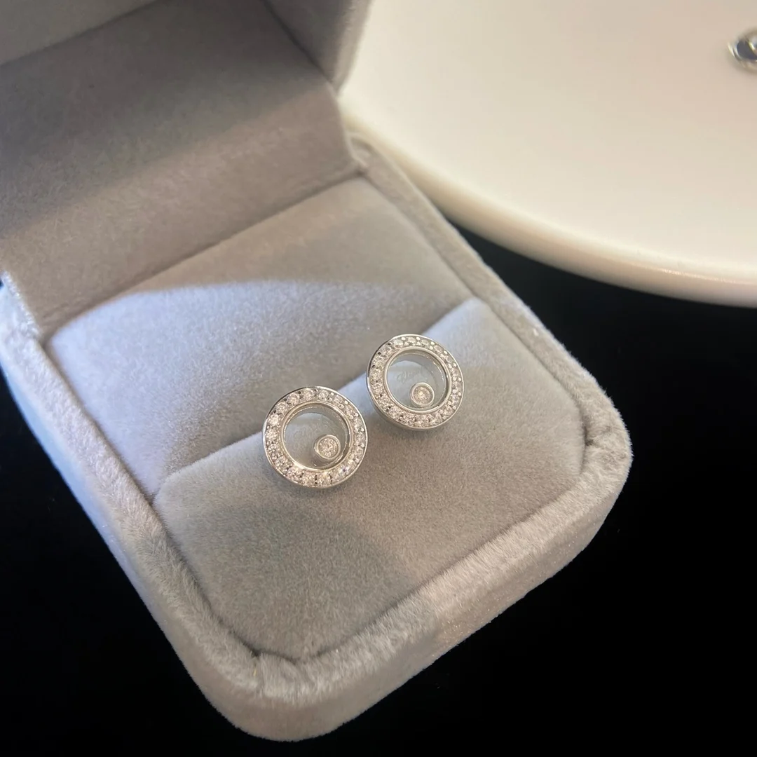 NEW IN2023 Hot Wear Versatile Jewelry Fashionable, Simple The Black Sun Diamond Classic Earrings Round Diamond Earrings
NEW IN2023 Hot Wear Versatile Jewelry Fashionable, Simple The Black Sun Diamond Classic Earrings Round Diamond Earrings