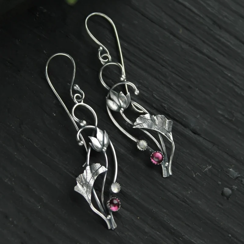 Vintage Inlaid Zircon Silver Color Flower Earrings Classic Design Personalized Hook Earrings Ladies Party Jewelry Accessories
Vintage Inlaid Zircon Silver Color Flower Earrings Classic Design Personalized Hook Earrings Ladies Party Jewelry Accessories