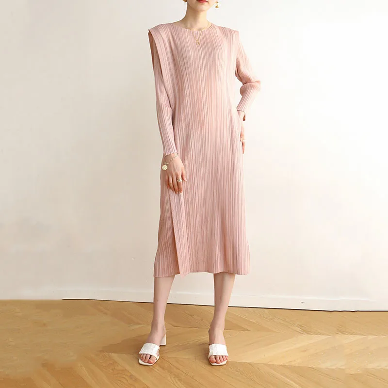 Женское Плиссированное Платье-миди с круглым вырезом и открытыми плечами, с поясом
Женское Плиссированное Платье-миди с круглым вырезом и открытыми плечами, с поясом