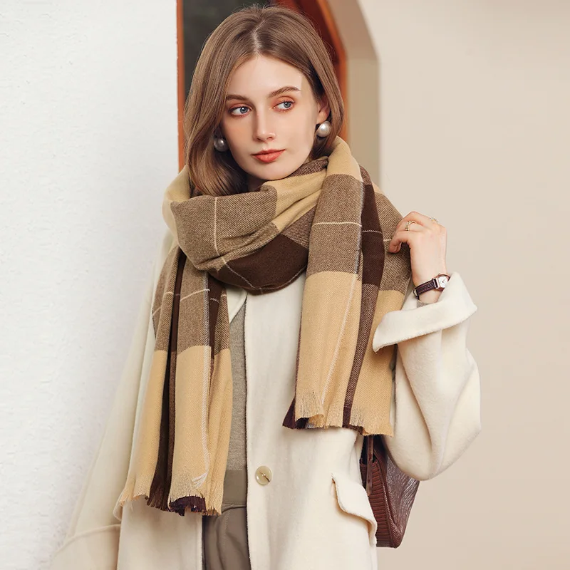 HUISHI High-quality Women's Cashmere Scarf Korean Fashion Black And White Plaid Shawls Wraps Long Tassel Thickened Snood Scarf
HUISHI High-quality Women's Cashmere Scarf Korean Fashion Black And White Plaid Shawls Wraps Long Tassel Thickened Snood Scarf