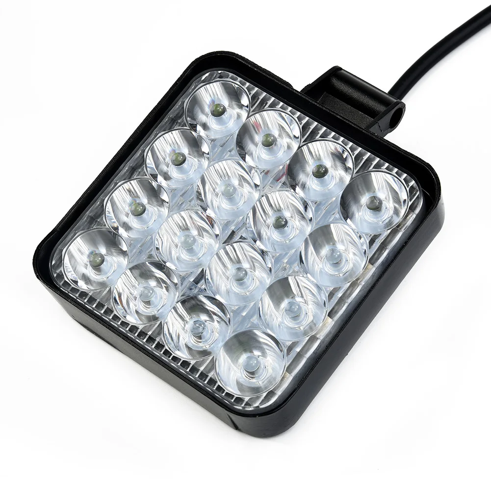 Auto Work Light Bar Driving Fog Super Bright Bulbs Off-Road 12V 24V 48W 16-LED Flood Beam Exterior Parts Lamps
Auto Work Light Bar Driving Fog Super Bright Bulbs Off-Road 12V 24V 48W 16-LED Flood Beam Exterior Parts Lamps