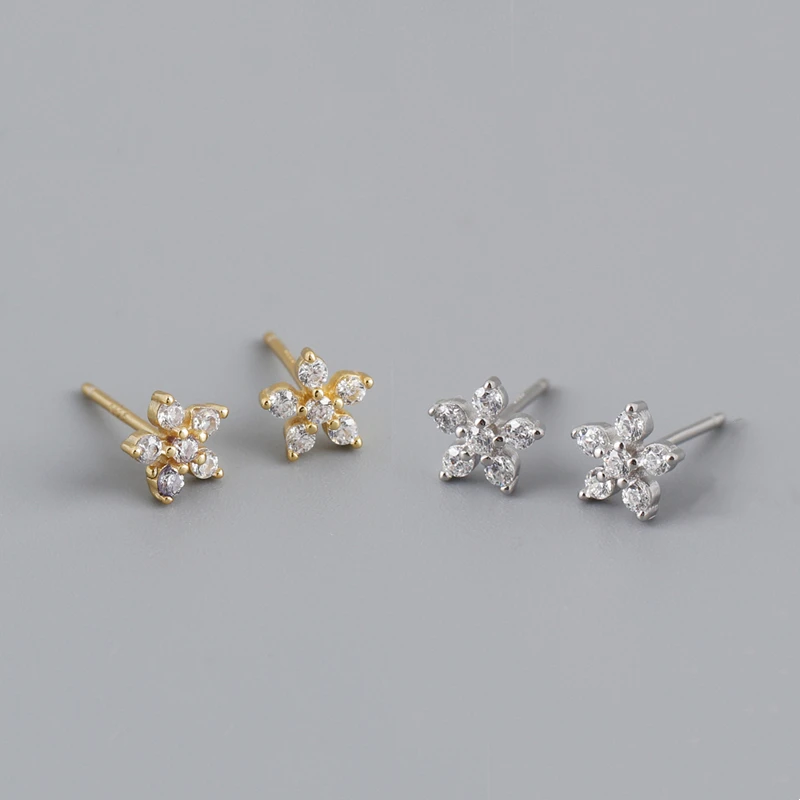 925 Sterling Silver Exquisite Crystal Flower Stud Earrings For Women Simple Romantic Wedding Party Classic Jewelry Accessories
925 Sterling Silver Exquisite Crystal Flower Stud Earrings For Women Simple Romantic Wedding Party Classic Jewelry Accessories