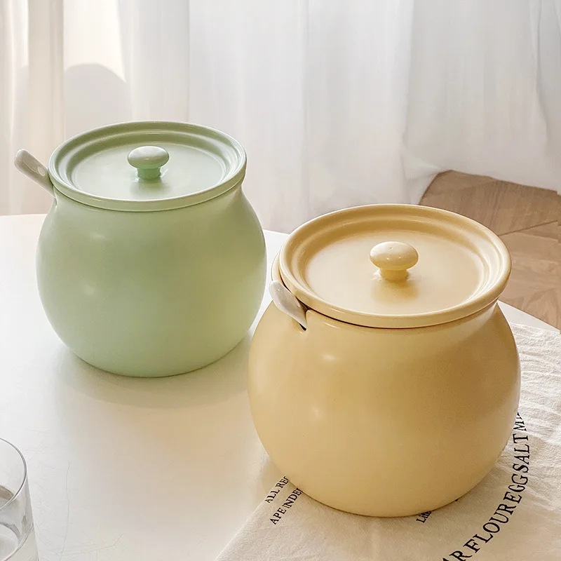 Japanese Ceramic Tank Household High-temperature Resistant Chili Oil Tank,spoon with Lid Seasoning Tank Salt Shaker Spice Jar
Japanese Ceramic Tank Household High-temperature Resistant Chili Oil Tank,spoon with Lid Seasoning Tank Salt Shaker Spice Jar