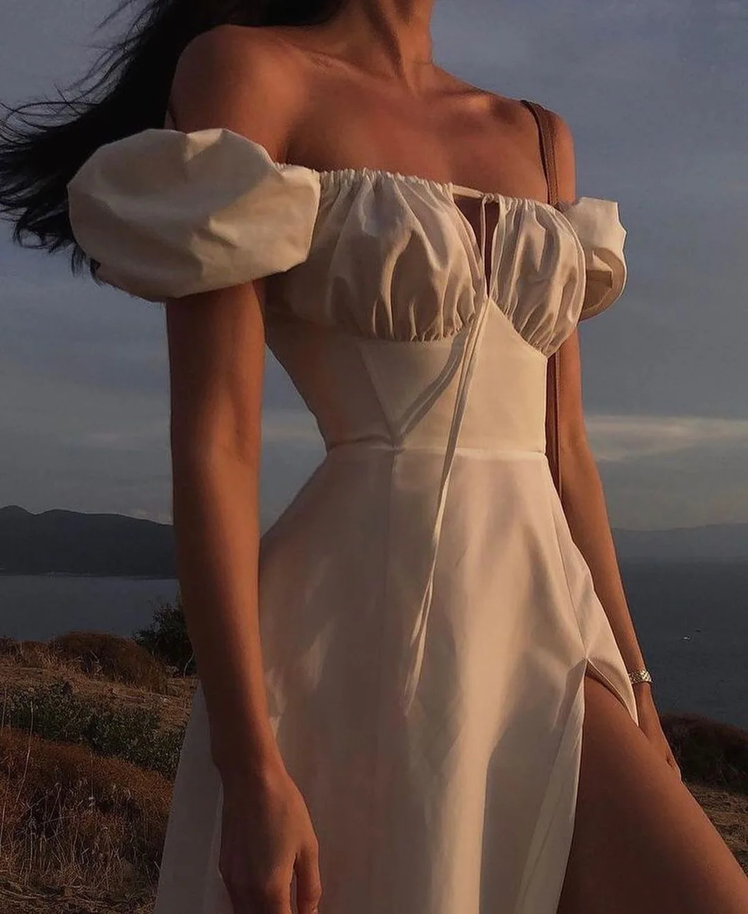 Beach Style Vintage Puff Sleeve White Dress Off Shoulder Cut out Tie up Side Split Ruched Long Dress Robe Women Summer Dress
Beach Style Vintage Puff Sleeve White Dress Off Shoulder Cut out Tie up Side Split Ruched Long Dress Robe Women Summer Dress