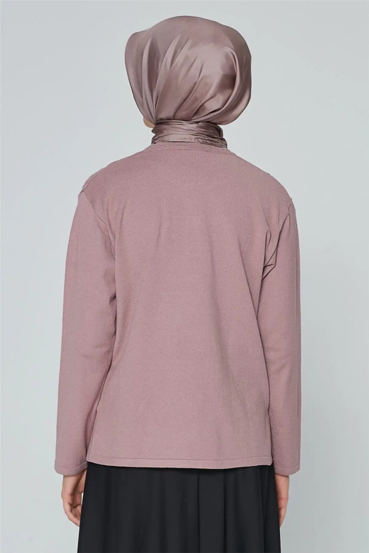 Knitted Sweater Women Muslim Sweater 
Knitted Sweater Women Muslim Sweater