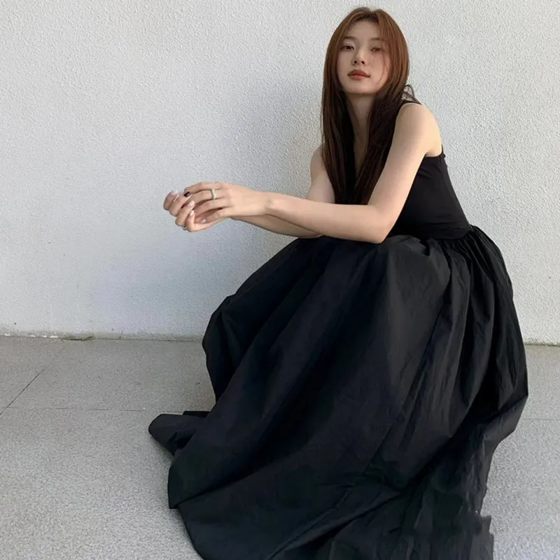 Spring Suspender Dress For Women With A High Sense Of Luxury And A Slim Long Black Banquet Dress With A Floor Mop Underneath
Spring Suspender Dress For Women With A High Sense Of Luxury And A Slim Long Black Banquet Dress With A Floor Mop Underneath