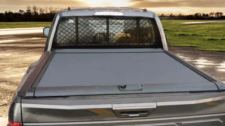 

superior hot sale aluminum hard tri-folding truck bed cover tonneau for toyota hilux 2015