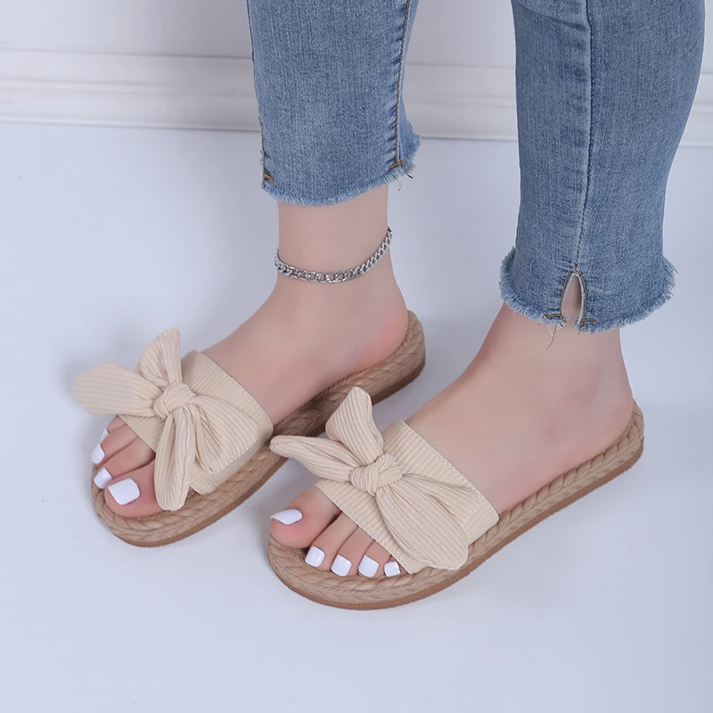 New Flat Platform Women's slippers Outdoor Comfortable casual Sandals Platform summer slippers Thick sole Slides
New Flat Platform Women's slippers Outdoor Comfortable casual Sandals Platform summer slippers Thick sole Slides