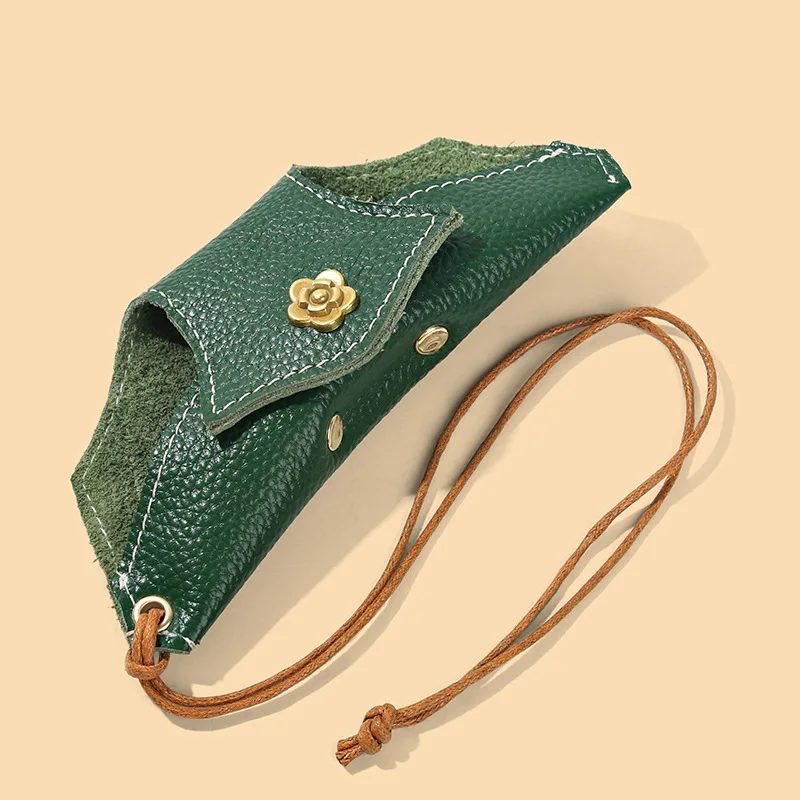 Футляр для очков ручной работы из воловьей кожи
Футляр для очков ручной работы из воловьей кожи