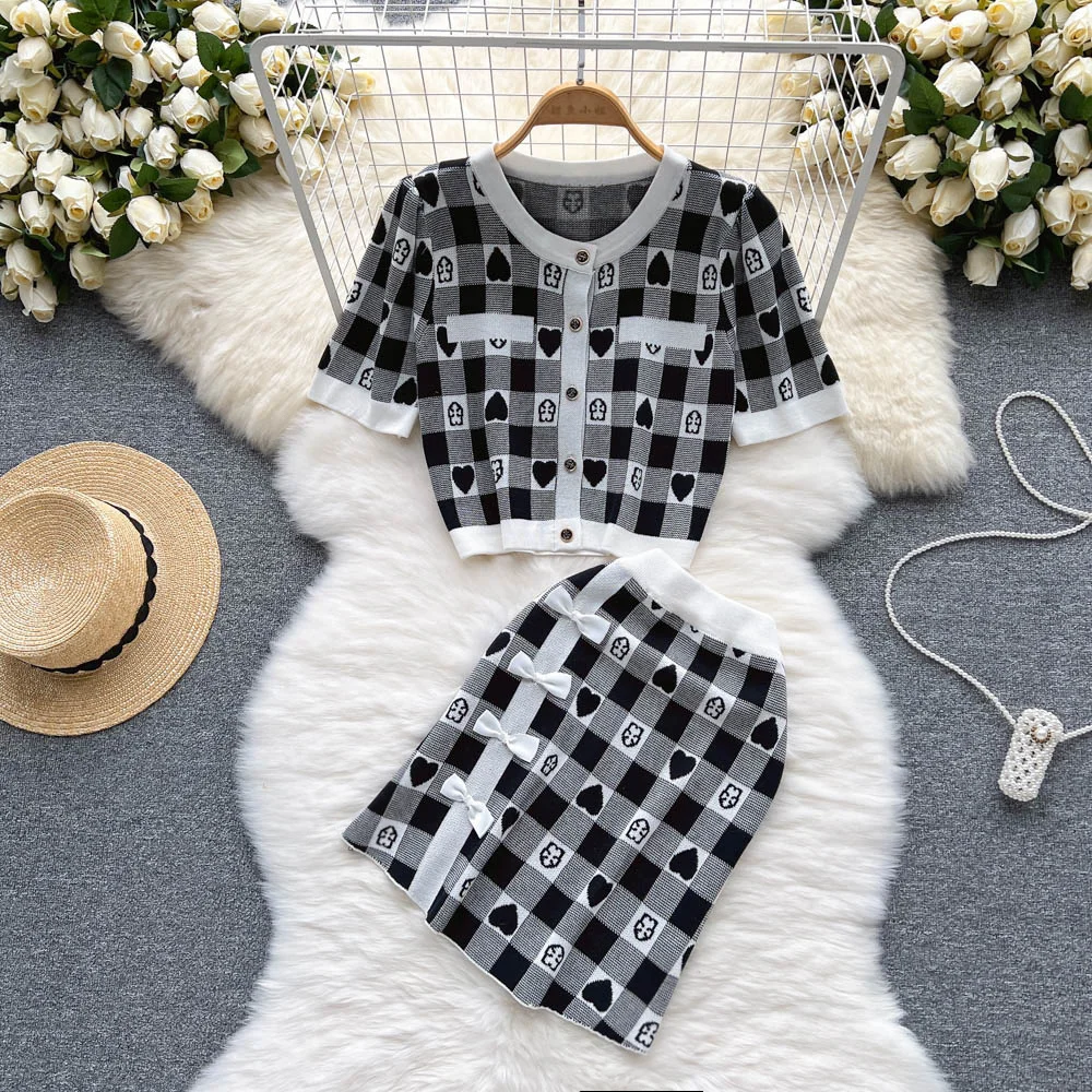 Summer New Print Plaid Knitted Two Piece Set Women Sweet Bow Knit Cardigan Crop Top + Bodycon Skirt Suits Casual Knitting Set
Summer New Print Plaid Knitted Two Piece Set Women Sweet Bow Knit Cardigan Crop Top + Bodycon Skirt Suits Casual Knitting Set