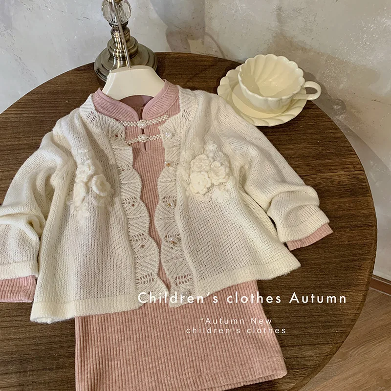 Girls' New Autumn Clothes Children Fashionable Chinese Ancient Style Pearl Button Dress Coat
Girls' New Autumn Clothes Children Fashionable Chinese Ancient Style Pearl Button Dress Coat