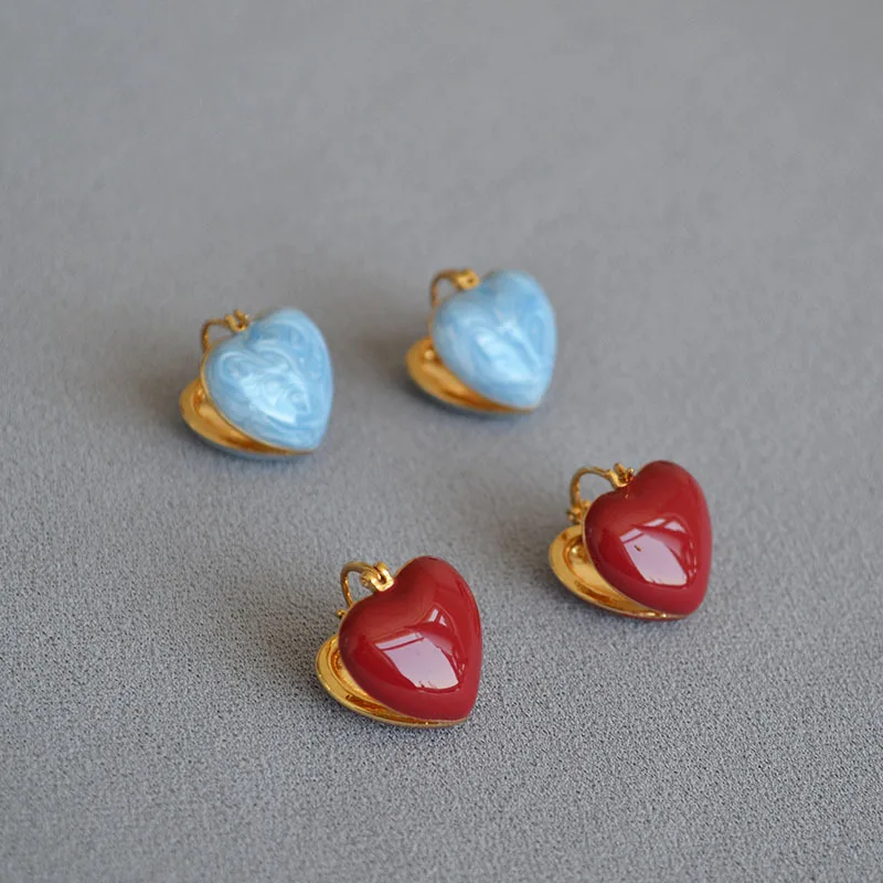 Double-sided Love Earrings Fashion Gold-plated Brass Handmade Enamel Glaze Simple Women Earrings
Double-sided Love Earrings Fashion Gold-plated Brass Handmade Enamel Glaze Simple Women Earrings