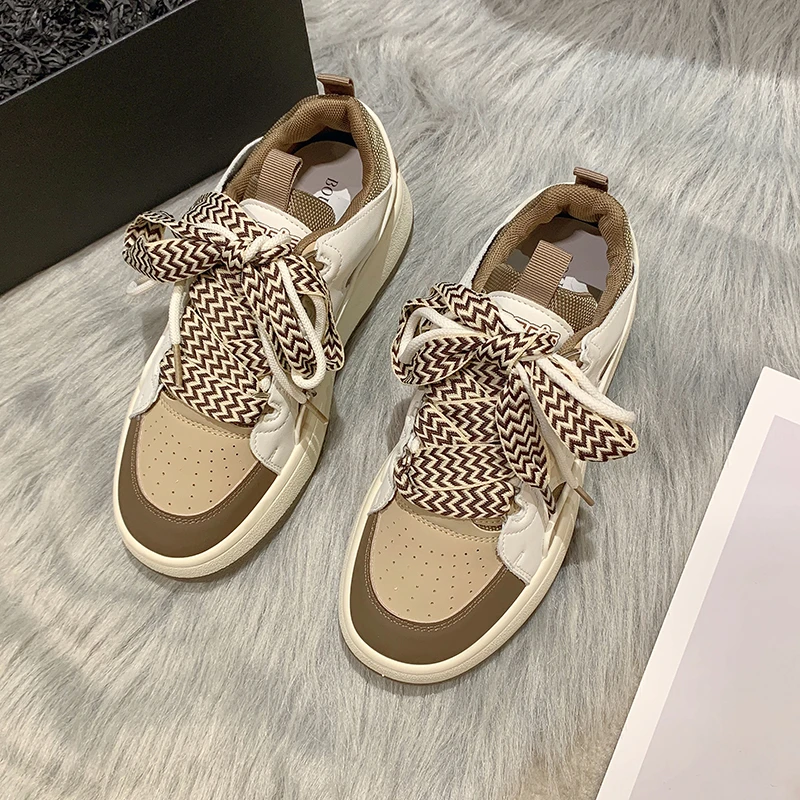 High-tops Women's Shoes Platform Shoes Fall 2022 New Versatile High-tops Casual Sports Shoes Instagram Fashion Niche Shoes 
High-tops Women's Shoes Platform Shoes Fall 2022 New Versatile High-tops Casual Sports Shoes Instagram Fashion Niche Shoes