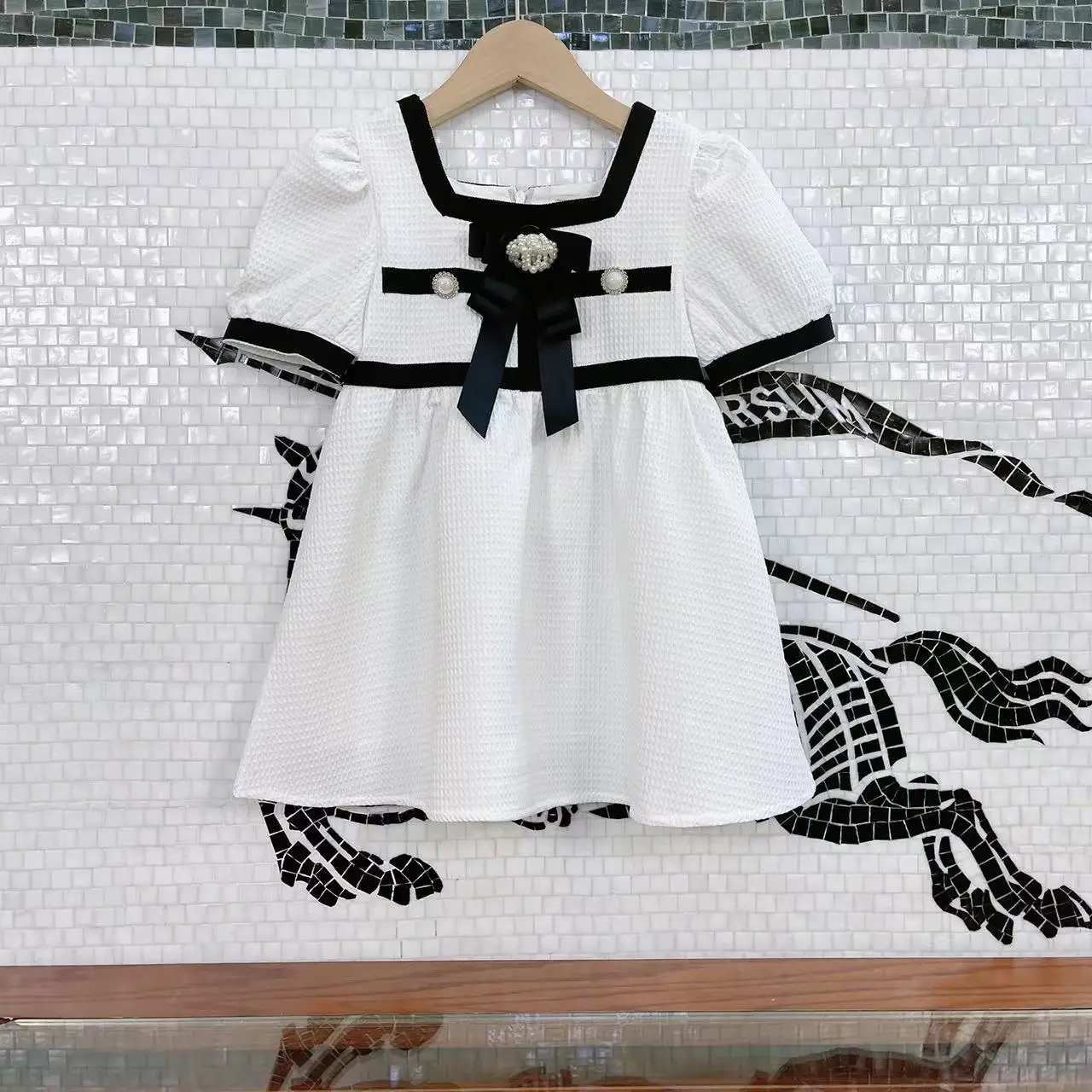 High-end children's clothing 2022 summer new children's western style small fragrance skirt one word collar girl princess skirt
High-end children's clothing 2022 summer new children's western style small fragrance skirt one word collar girl princess skirt