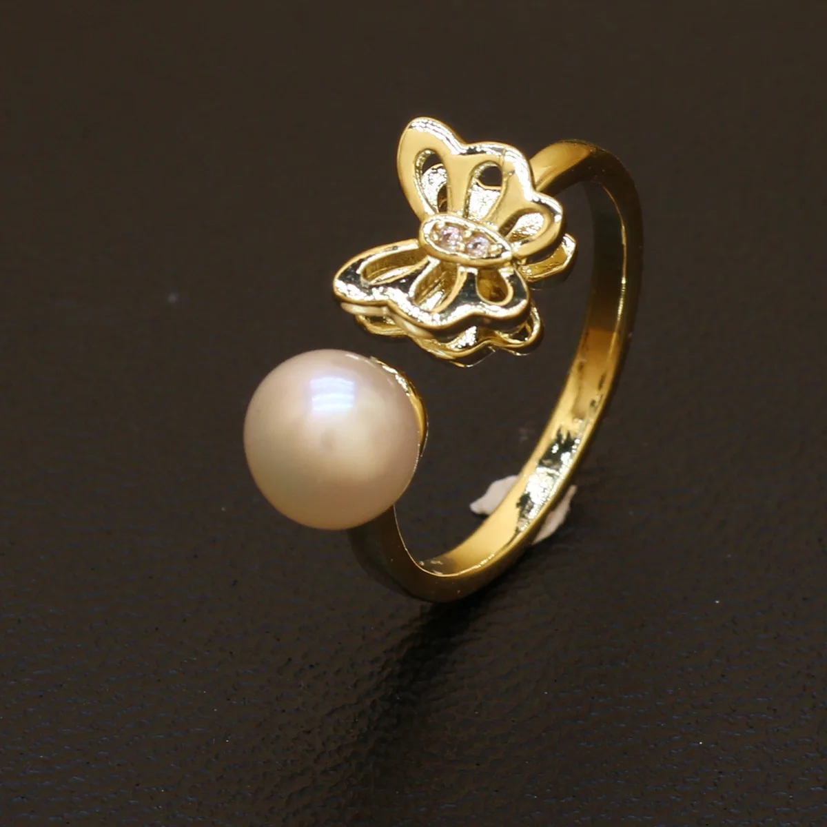 Natural Freshwater Pearl Rings Gold Plated Butterfly Zinc Alloy Open Finger Ring for Women Elegant Wedding Party Jewelry Gifts
Natural Freshwater Pearl Rings Gold Plated Butterfly Zinc Alloy Open Finger Ring for Women Elegant Wedding Party Jewelry Gifts