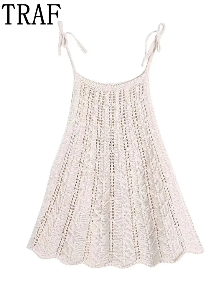 TRAF Beige Halter Knitted Top Women Cut Out Crop Top Female Blue Tied Sleeveless Sexy Tops Summer Tank Top With Thin Straps 
TRAF Beige Halter Knitted Top Women Cut Out Crop Top Female Blue Tied Sleeveless Sexy Tops Summer Tank Top With Thin Straps