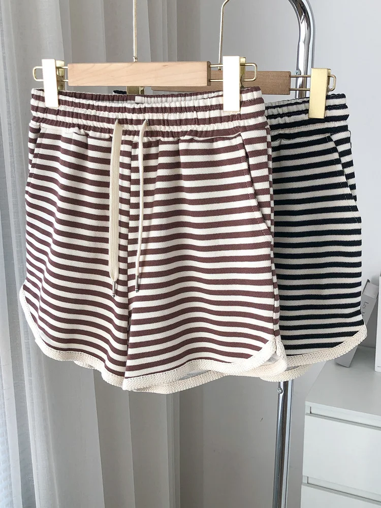2023 Summer New Women's Sports Shorts Elastic Waist Loose Wide Leg Casual Versatile Shorts
2023 Summer New Women's Sports Shorts Elastic Waist Loose Wide Leg Casual Versatile Shorts