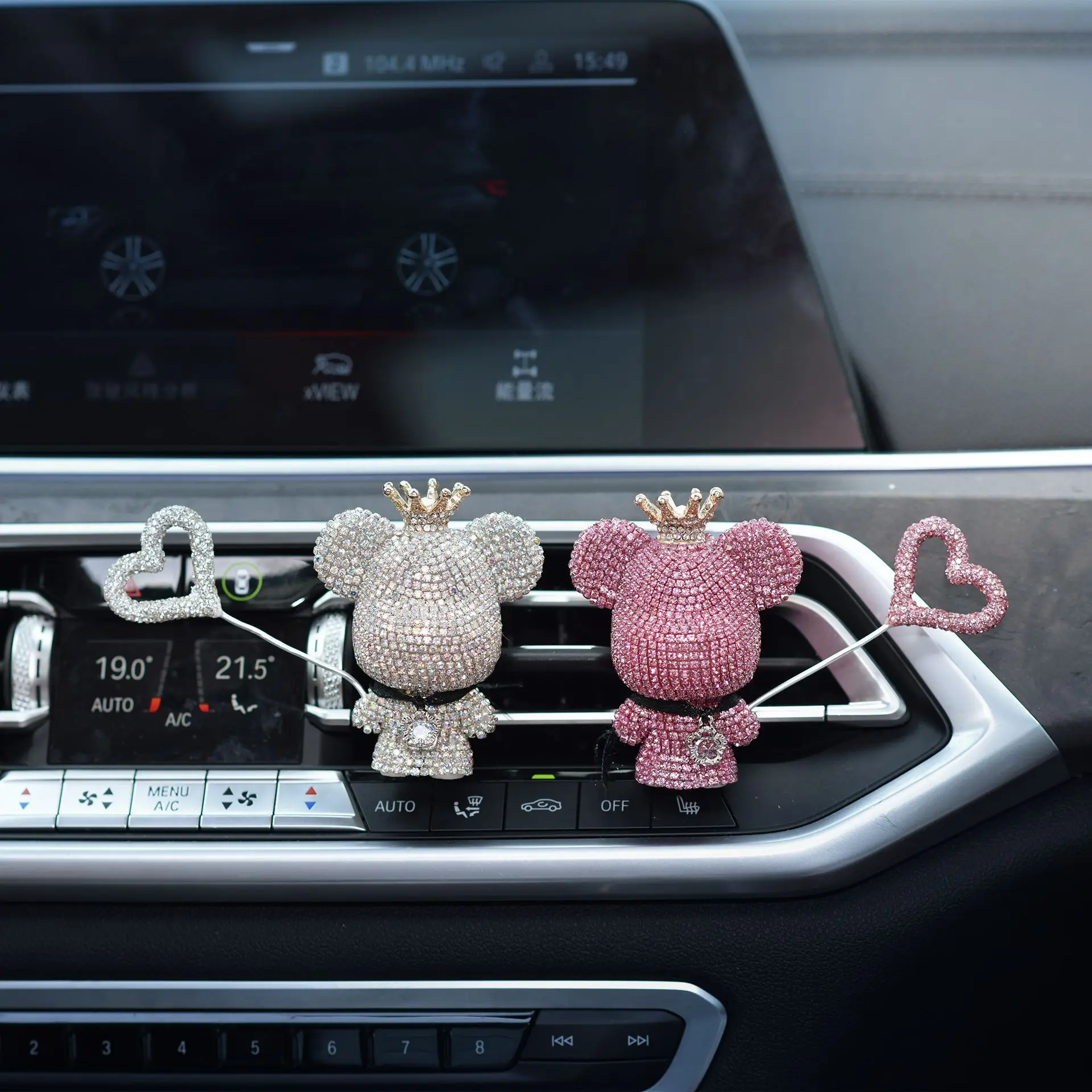 Creative Crown Diamond Cute Bear Car Fragrance Perfume Clip Air Bears Aroma Car Decoration Air Fresher Decoration Accessories
Creative Crown Diamond Cute Bear Car Fragrance Perfume Clip Air Bears Aroma Car Decoration Air Fresher Decoration Accessories