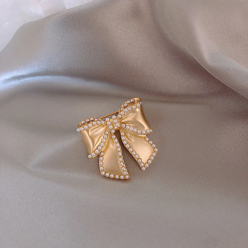 Flower Pearl Ersonality Sen Series Brooch Femininity Suit Anti Light Buckle Atmosphere Fashion Pin Brooch Female
Flower Pearl Ersonality Sen Series Brooch Femininity Suit Anti Light Buckle Atmosphere Fashion Pin Brooch Female